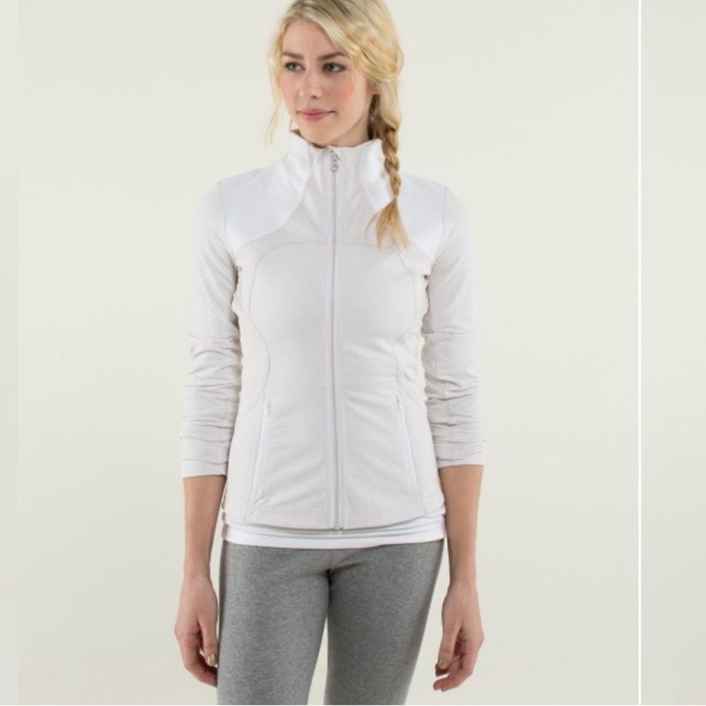 Lululemon Forme Jacket Dune / White fitted size 10